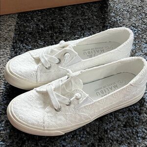 Blowfish White Floral Lace Sneakers